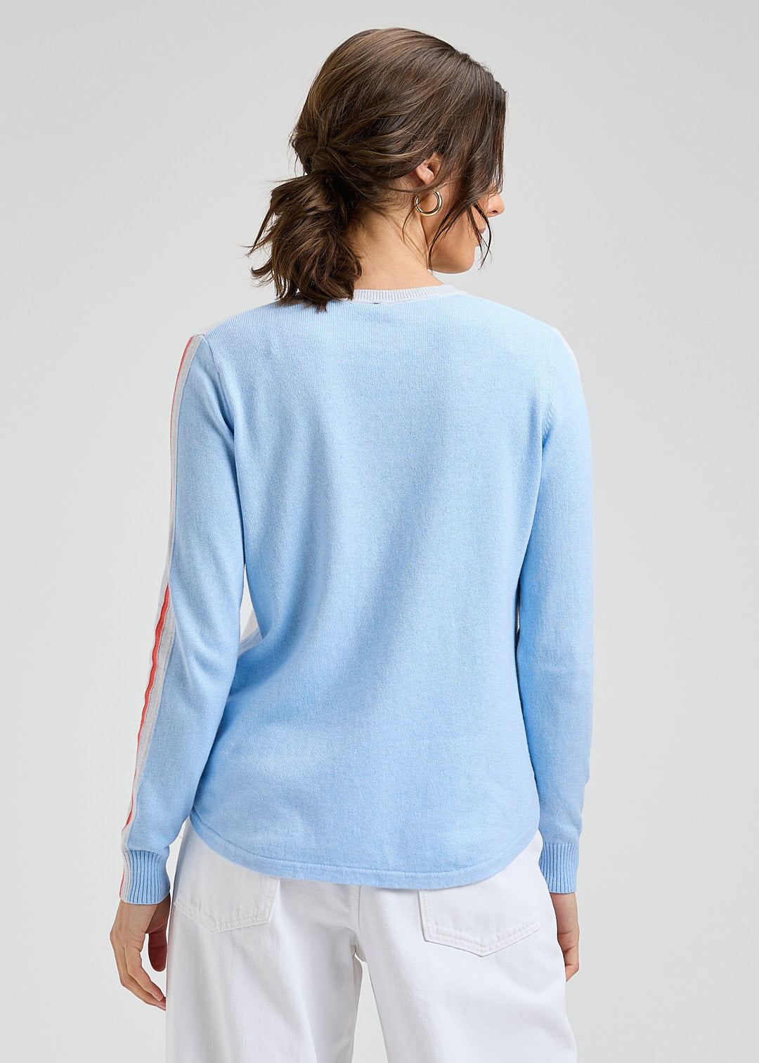 Rounded Bottom V-Neck Sweater – docksquareclothiers