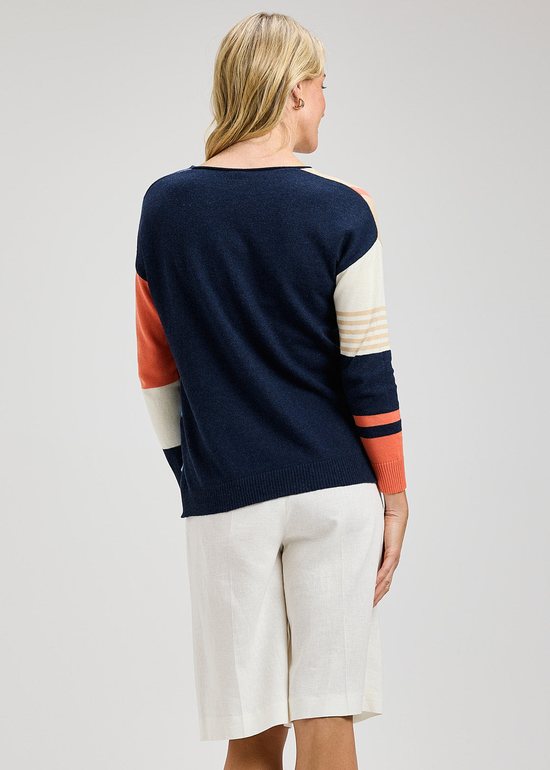 Contrast Stripe V-Neck Sweater – docksquareclothiers